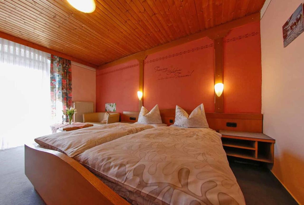 Gasthof-Metzgerei-Pension Schierlitz Rimbach  Extérieur photo